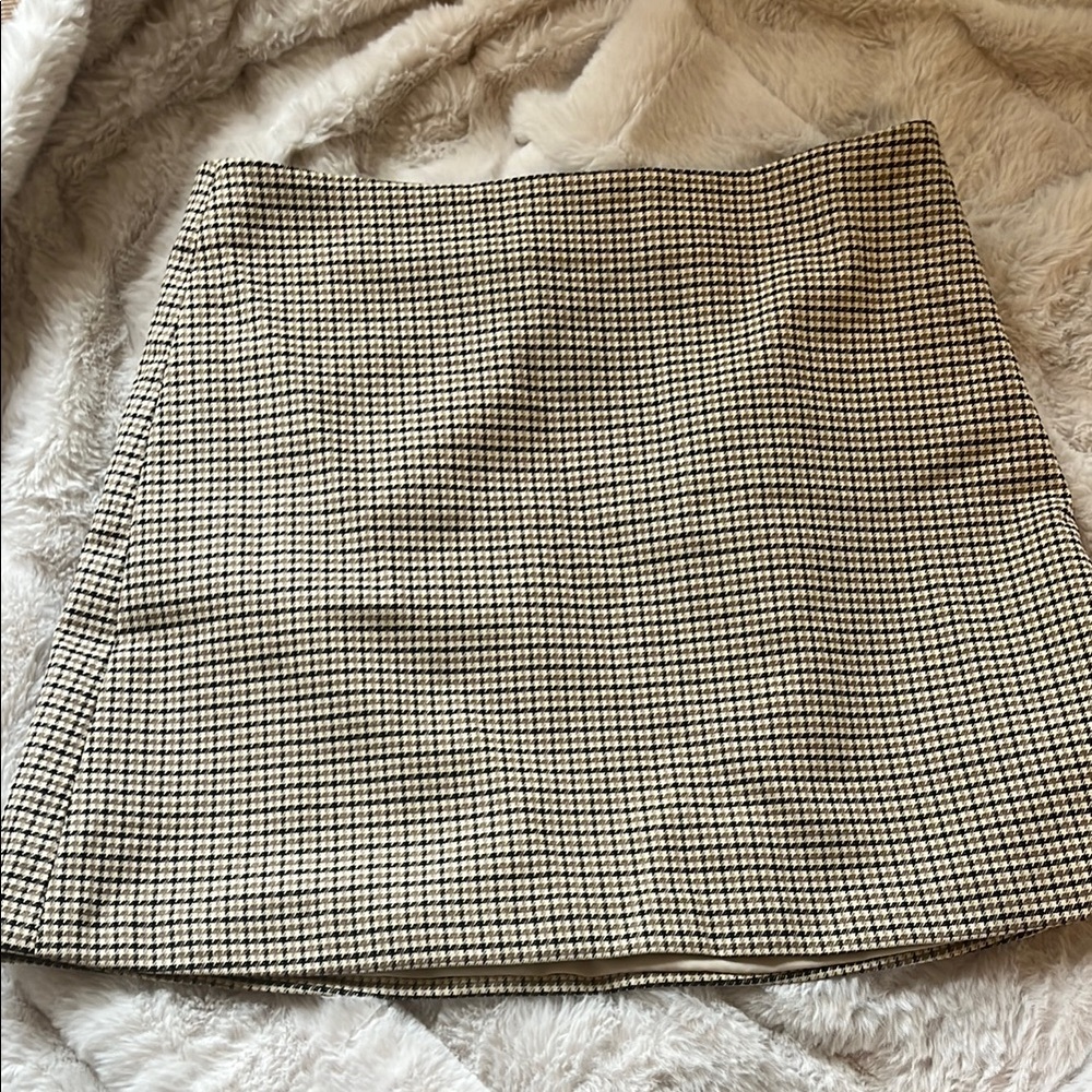 NEW Houndstooth Skirt
